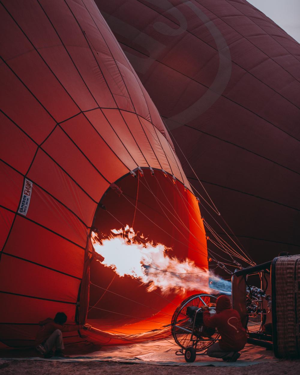 Hot air balloon burner starting